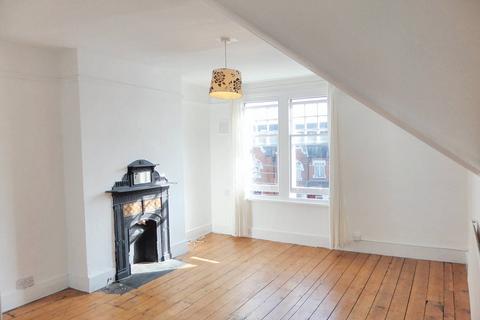 2 bedroom flat to rent, Conyers Road, London SW16