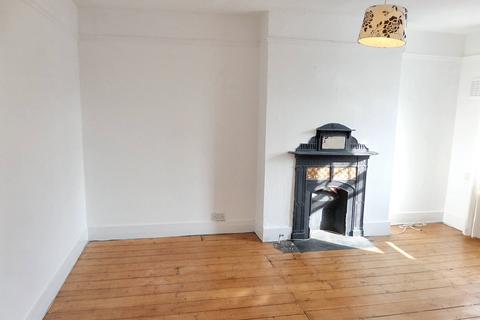 2 bedroom flat to rent, Conyers Road, London SW16