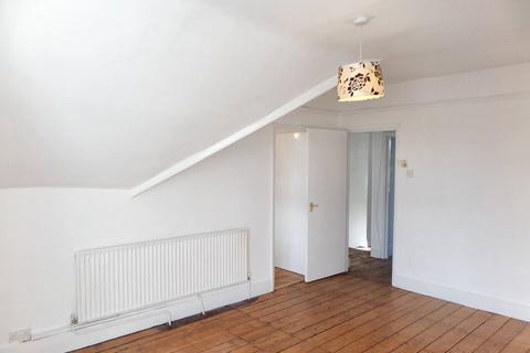 2 bedroom flat to rent, Conyers Road, London SW16