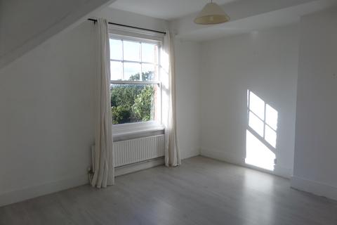 2 bedroom flat to rent, Conyers Road, London SW16