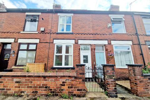 3 bedroom terraced house to rent, Cromwell Road, Prestwich, M25