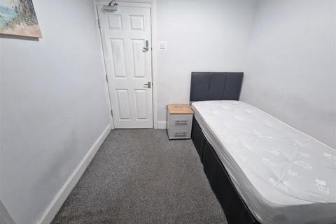 1 bedroom in a house share to rent, Windy Nook, Gateshead NE9