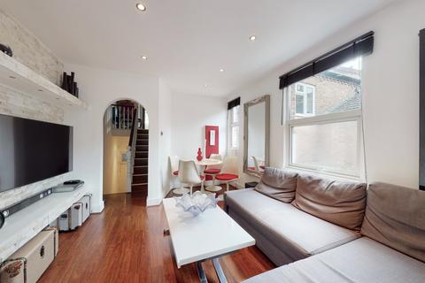 3 bedroom flat for sale, Cricklewood Lane, London NW2