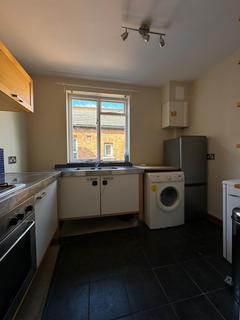 2 bedroom flat to rent, Chambers Lane, Willesden, NW10