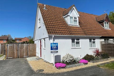 11 Chatsfield, Werrington, Peterborough, PE4 5DJ