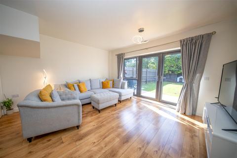 45 Isambard Road, Southall, UB2 4GN