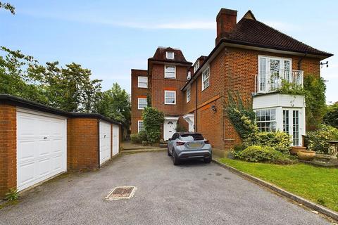 2 bedroom apartment for sale, Ickenham Road, Ruislip HA4