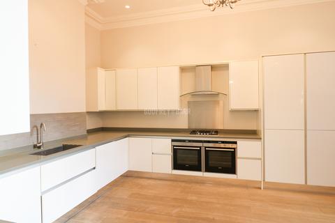 3 bedroom apartment to rent, The Ridgeway, Mill Hill  NW7