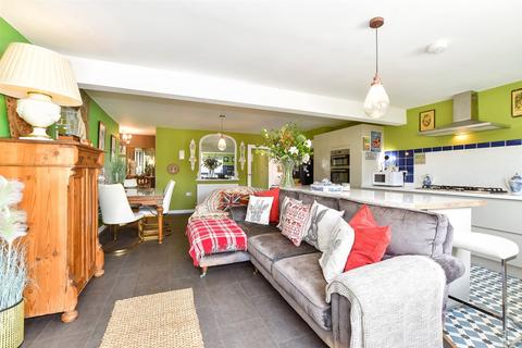 12 Beverley Gardens, Dymchurch, Romney Marsh, TN29 0UJ