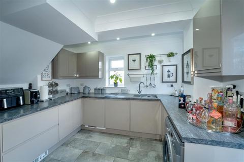 3 bedroom end of terrace house for sale, Frobisher Way, Gravesend