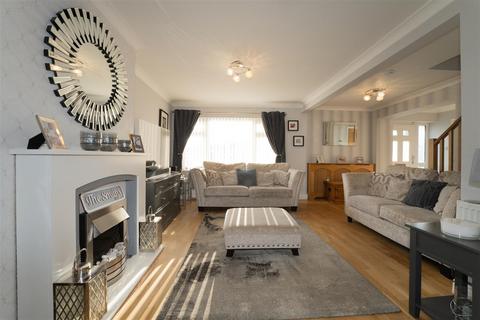 3 bedroom end of terrace house for sale, Frobisher Way, Gravesend