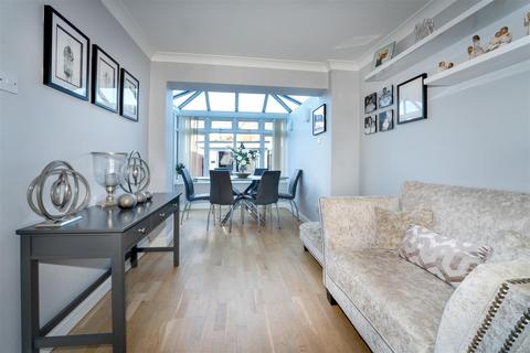3 Frobisher Way, Gravesend, DA12 4QY