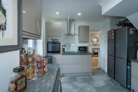 3 Frobisher Way, Gravesend, DA12 4QY