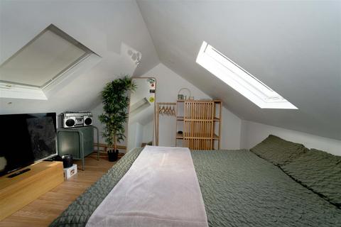 3 Frobisher Way, Gravesend, DA12 4QY