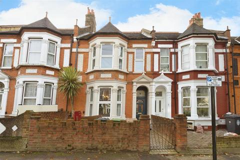 4 bedroom house to rent, Abbotts Park Road, London E10