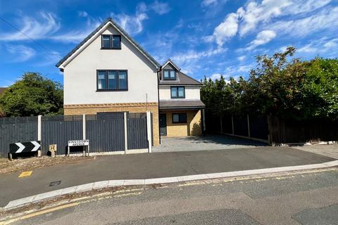 4 bedroom detached house for sale, Kingsdown Avenue, South Croydon, CR2