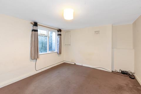 5 bedroom terraced house to rent, Mount Terrace, Whitechapel, London E1