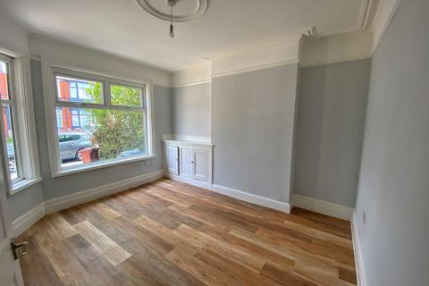 4 bedroom terraced house to rent, Broom Lane, Levenshulme,