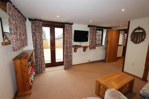 2 bedroom barn conversion to rent, Little Clyst William Farm, Plymtree