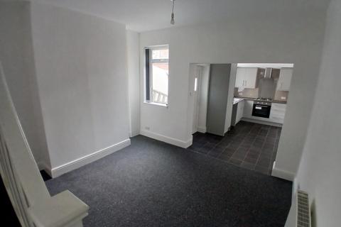 3 bedroom terraced house to rent, Craig Road Manchester M18