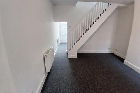 3 bedroom terraced house to rent, Craig Road Manchester M18