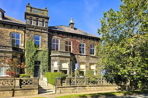 3 bedroom flat for sale, York Place, Harrogate, HG1