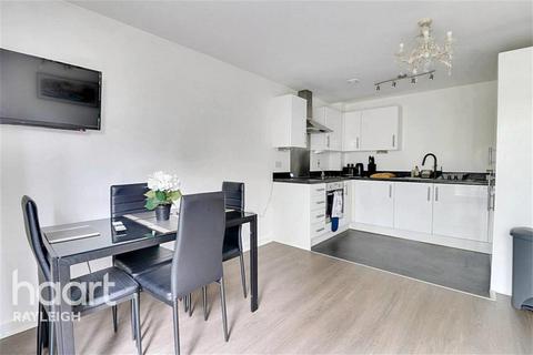 2 bedroom flat to rent, Olive Court, Basildon