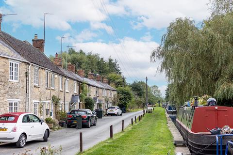 3 bedroom cottage for sale, Canal Road, Thrupp, OX5