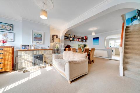24 Woodman Road, Coulsdon, CR5 3HP