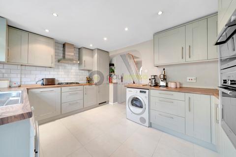 24 Woodman Road, Coulsdon, CR5 3HP