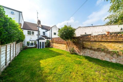24 Woodman Road, Coulsdon, CR5 3HP