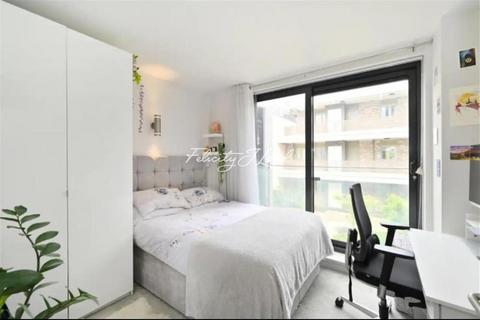 2 bedroom flat to rent, Dock Street, E1