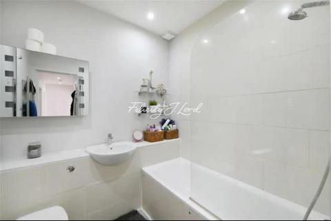 2 bedroom flat to rent, Dock Street, E1