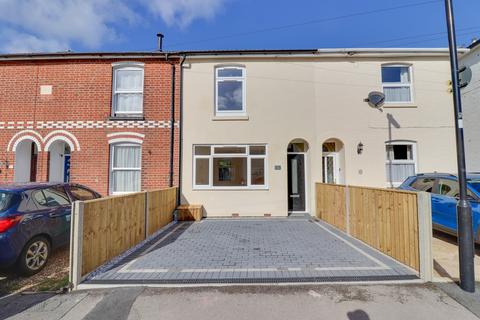 3 bedroom terraced house for sale, Church Road, Woolston