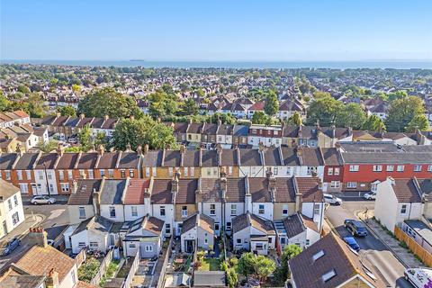 2 bedroom terraced house for sale, Fernbrook Avenue, Southend-on-Sea, Essex, SS1