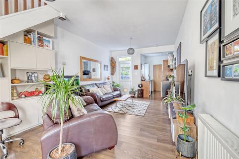 14 Fernbrook Avenue, Southend-on-sea, SS1 2QW