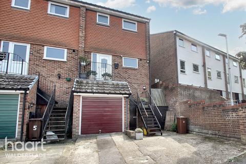 3 bedroom end of terrace house for sale, Cameron Close, Chatham