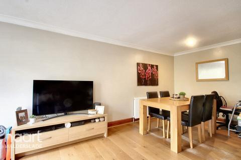 3 bedroom end of terrace house for sale, Cameron Close, Chatham