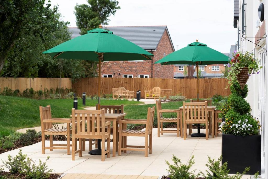 Burrstone Grange communal patio