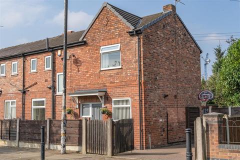 3 bedroom end of terrace house for sale, Addison Crescent, Old Trafford