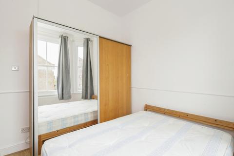 2 bedroom flat to rent, Coldharbour Lane London SE5