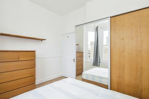 2 bedroom flat to rent, Coldharbour Lane London SE5