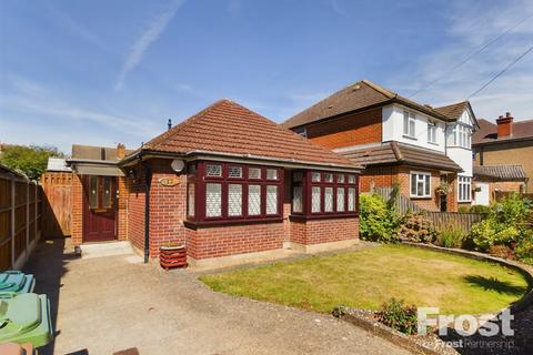 2 bedroom bungalow for sale, Albert Road, Ashford, Middlesex, TW15