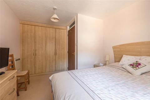 2 bedroom flat for sale, Pitson Close, Surrey KT15