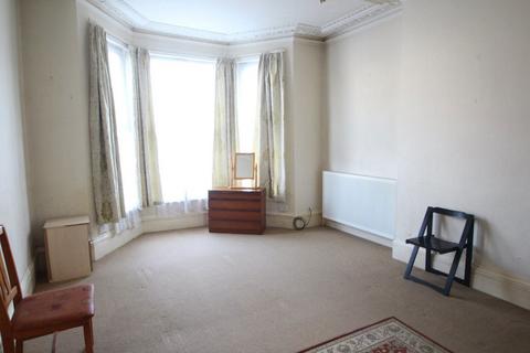 Studio to rent, MANSFIELD ROAD ILFORD