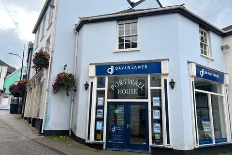 Retail property (high street) to rent, Bank Street, Monmouthshire NP16