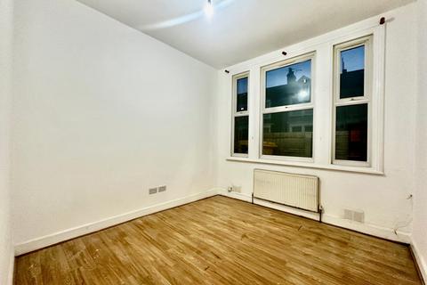 1 bedroom flat to rent, Munster Road, Fulham, London, SW6