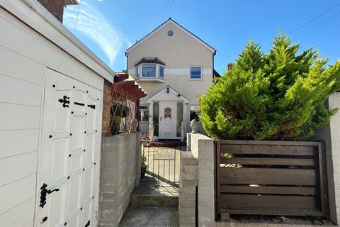 3 bedroom detached house for sale, West Cliff Road, Broadstairs CT10