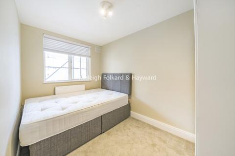 3 bedroom flat to rent, Thorncroft Street Vauxhall SW8