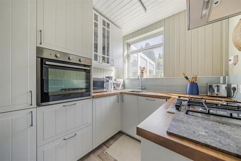 372 Richmond Road, Kingston Upon Thames, KT2 5PR